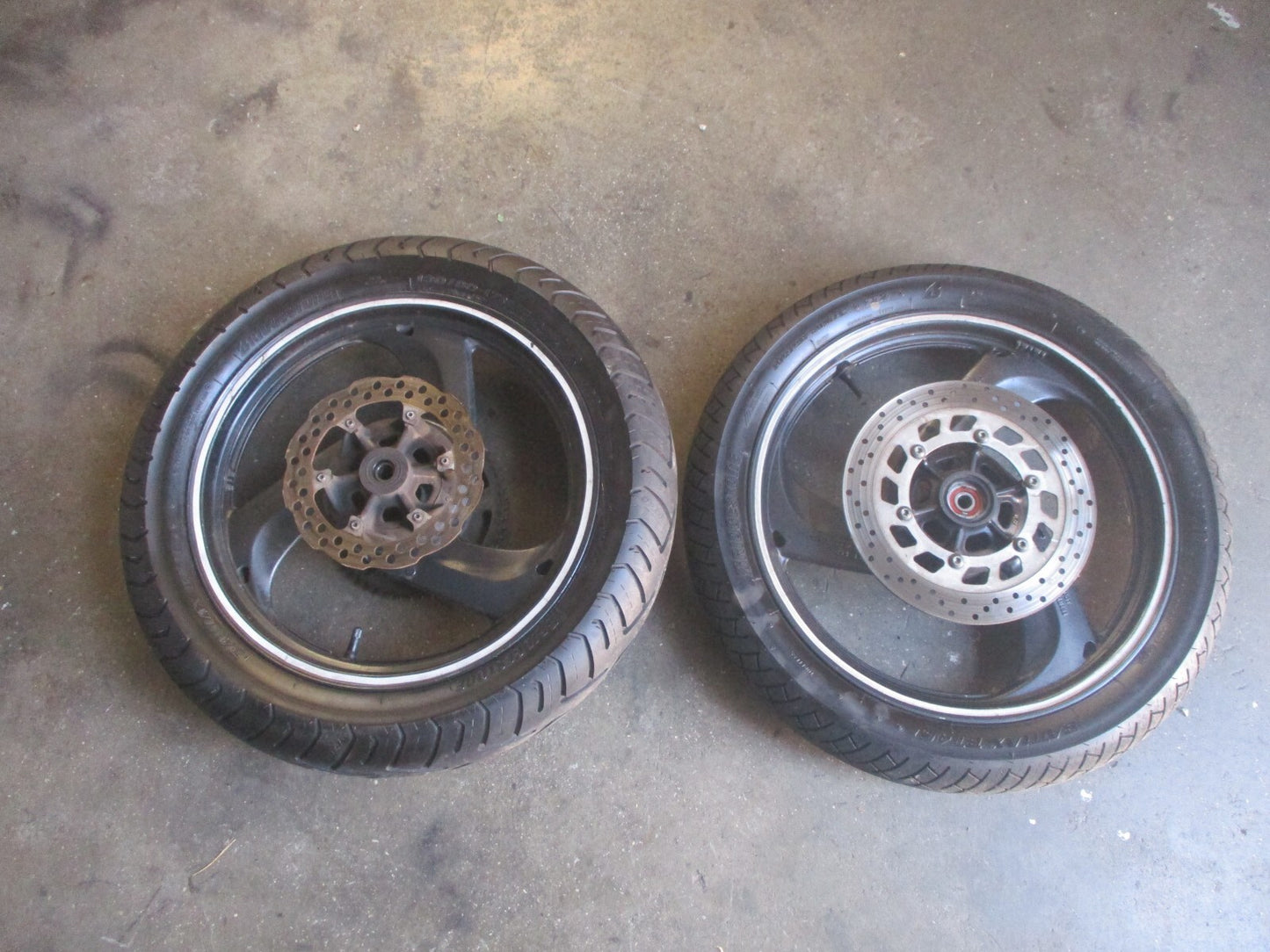 Roues avant + arrière pneu BRIDGESTONE très peu roulé Yamaha 125 TDR - 4FU - 5AE