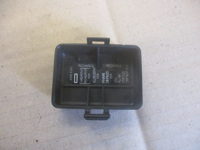 Couvercle de boitier fusibles pour Honda 650 NX Dominator - RD08A