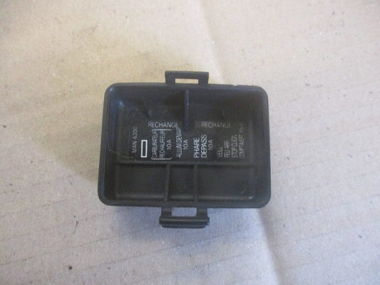 Couvercle de boitier fusibles pour Honda 650 NX Dominator - RD08A