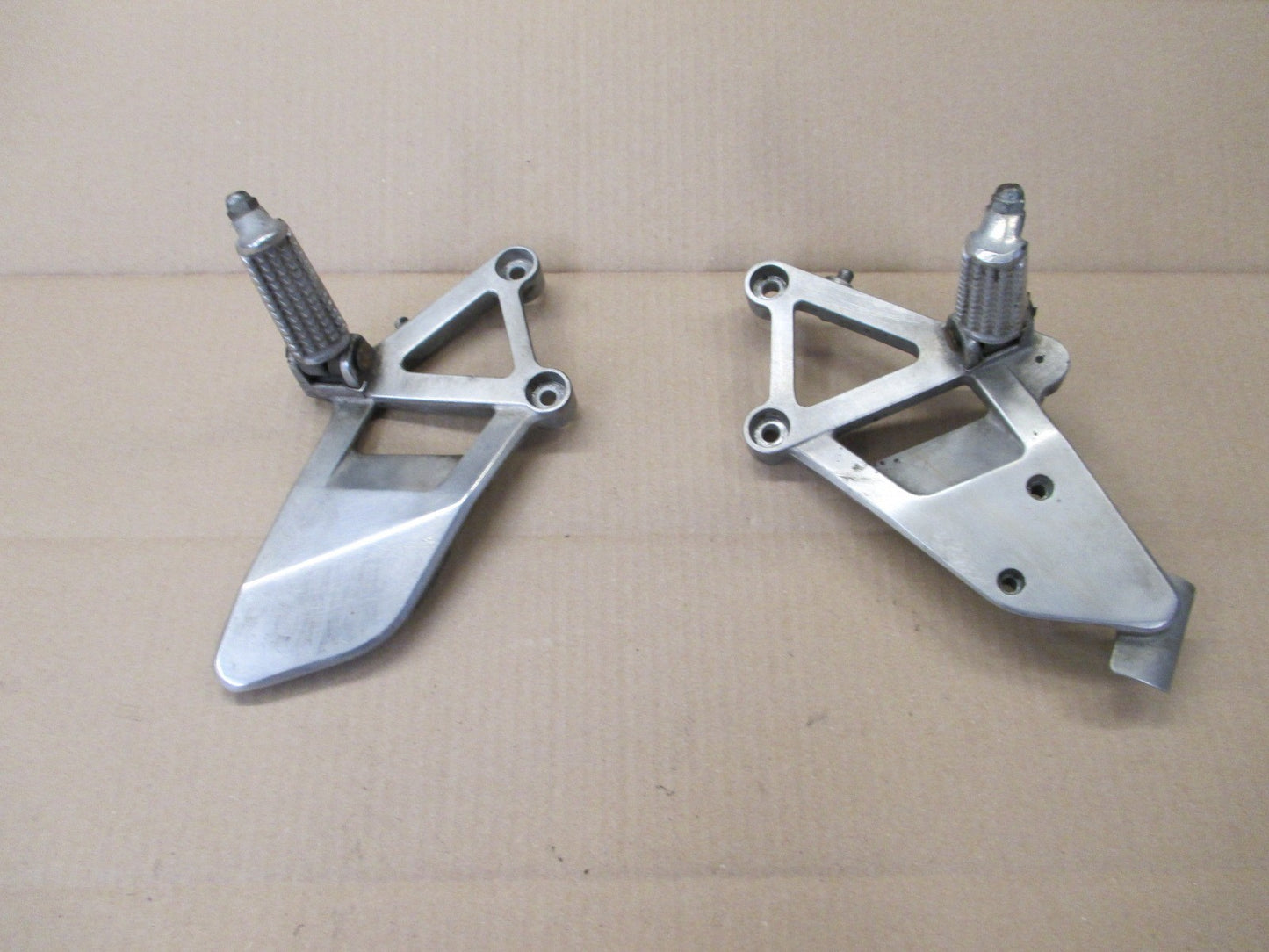 Platines cales pieds avant  pour Honda 750 VFR - RC36 - Phase 1 - 1990 / 1993