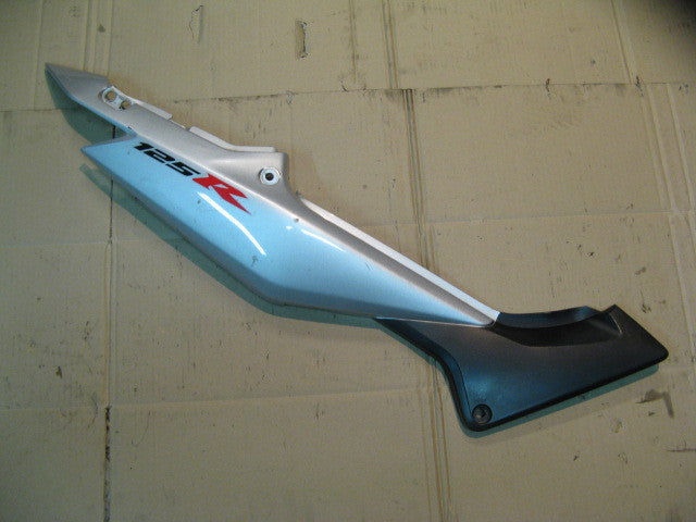 Cache latéral droit pour Honda 125 CBR - JC34