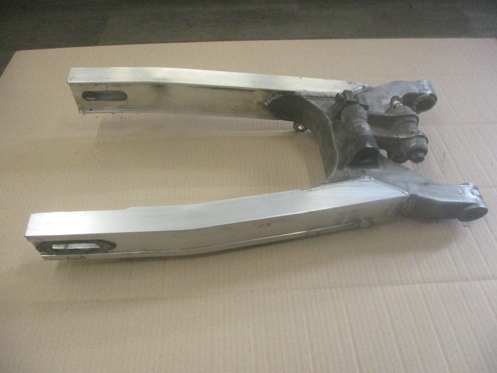 Bras oscillant pour Honda 750 VFR - RC24