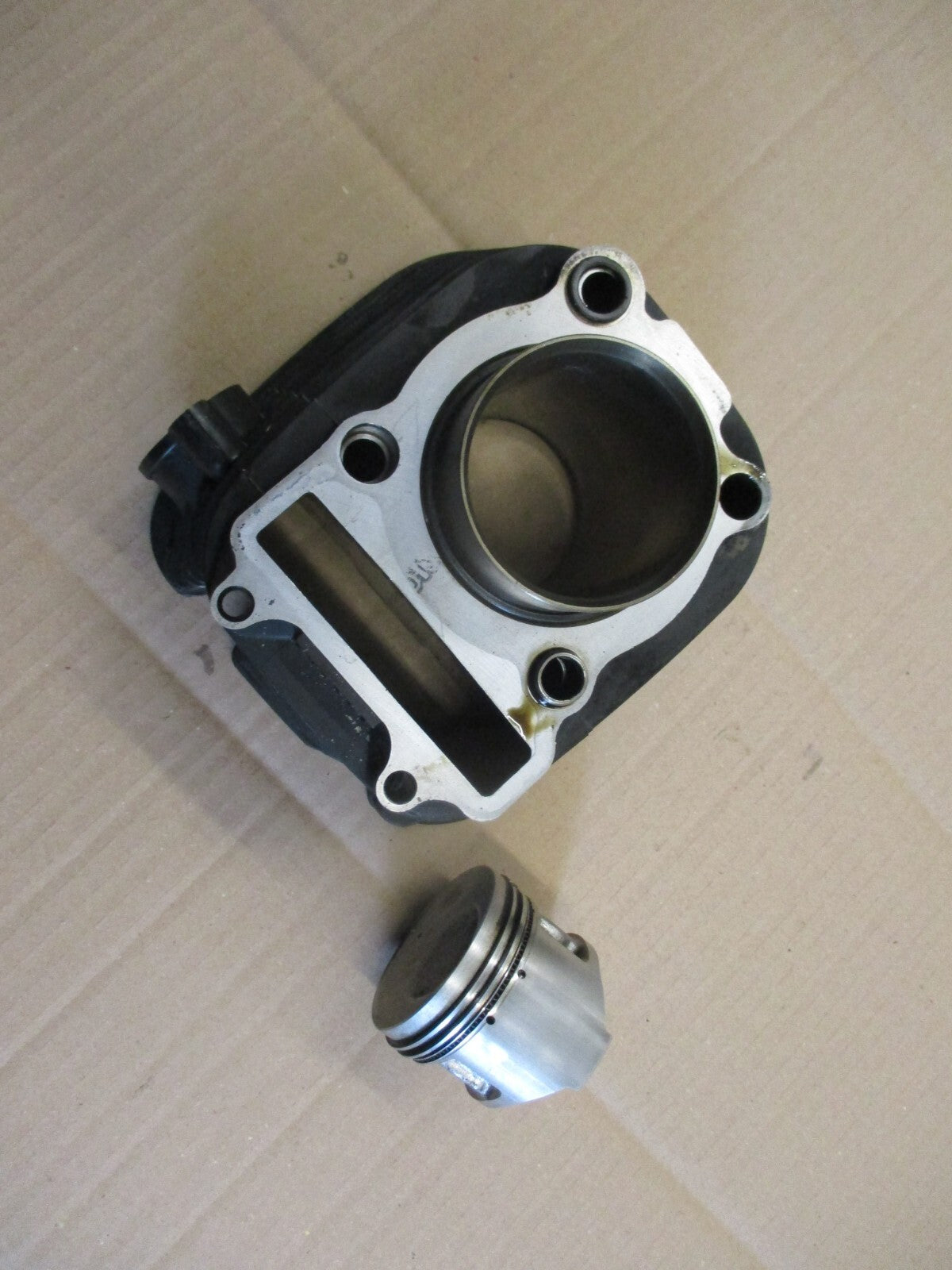 Cylindre / piston pour Yamaha 125 SR - 10F