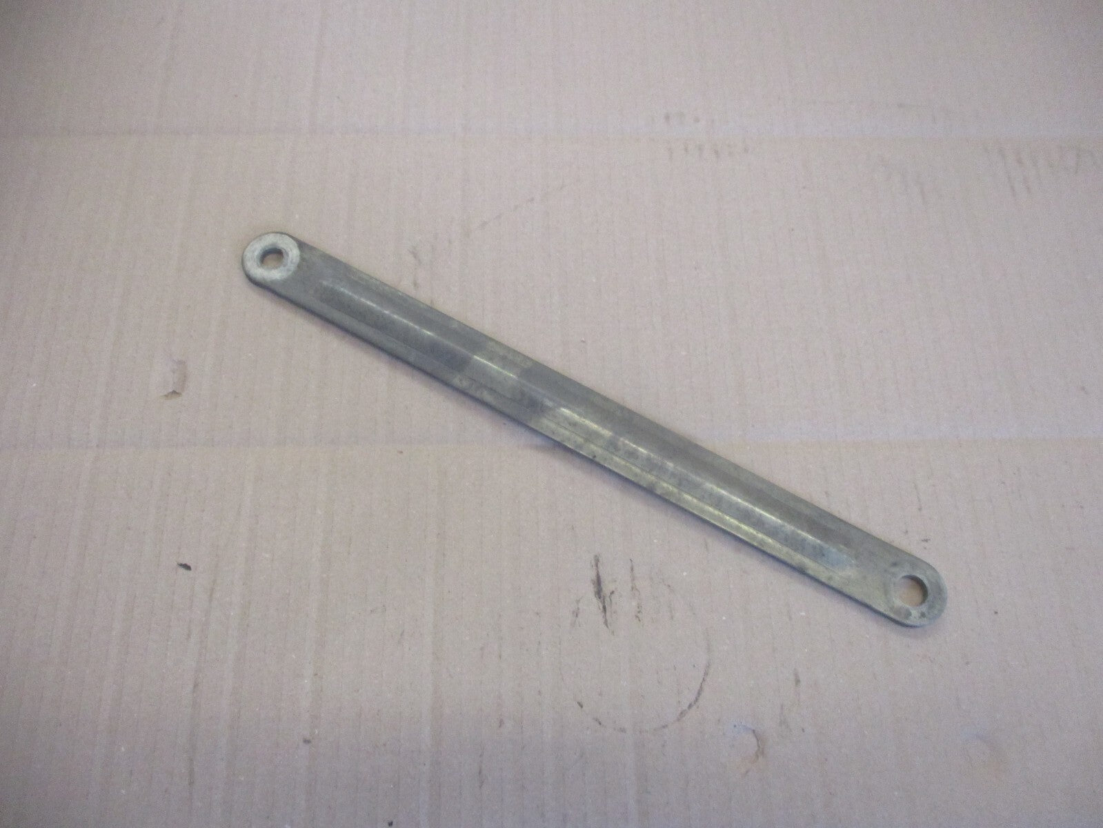 Barre de maintien tambour de frein arrière pour Suzuki 125 GT