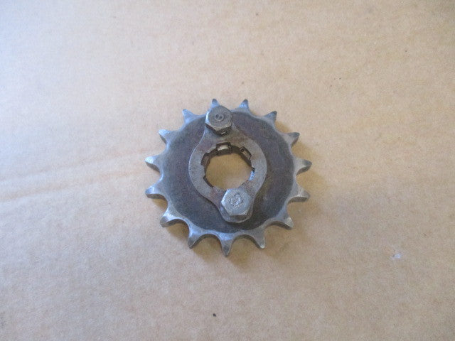 Pignon de sortie de boite + plaquette de fixation pour Honda 125 MTX - JD05