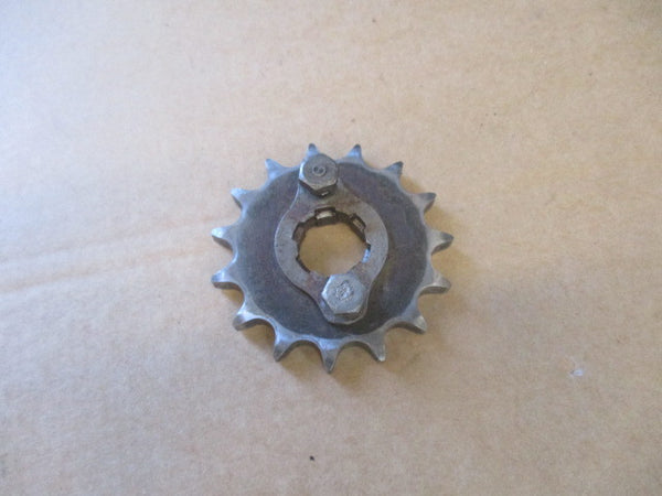 Pignon de sortie de boite + plaquette de fixation pour Honda 125 MTX - JD05