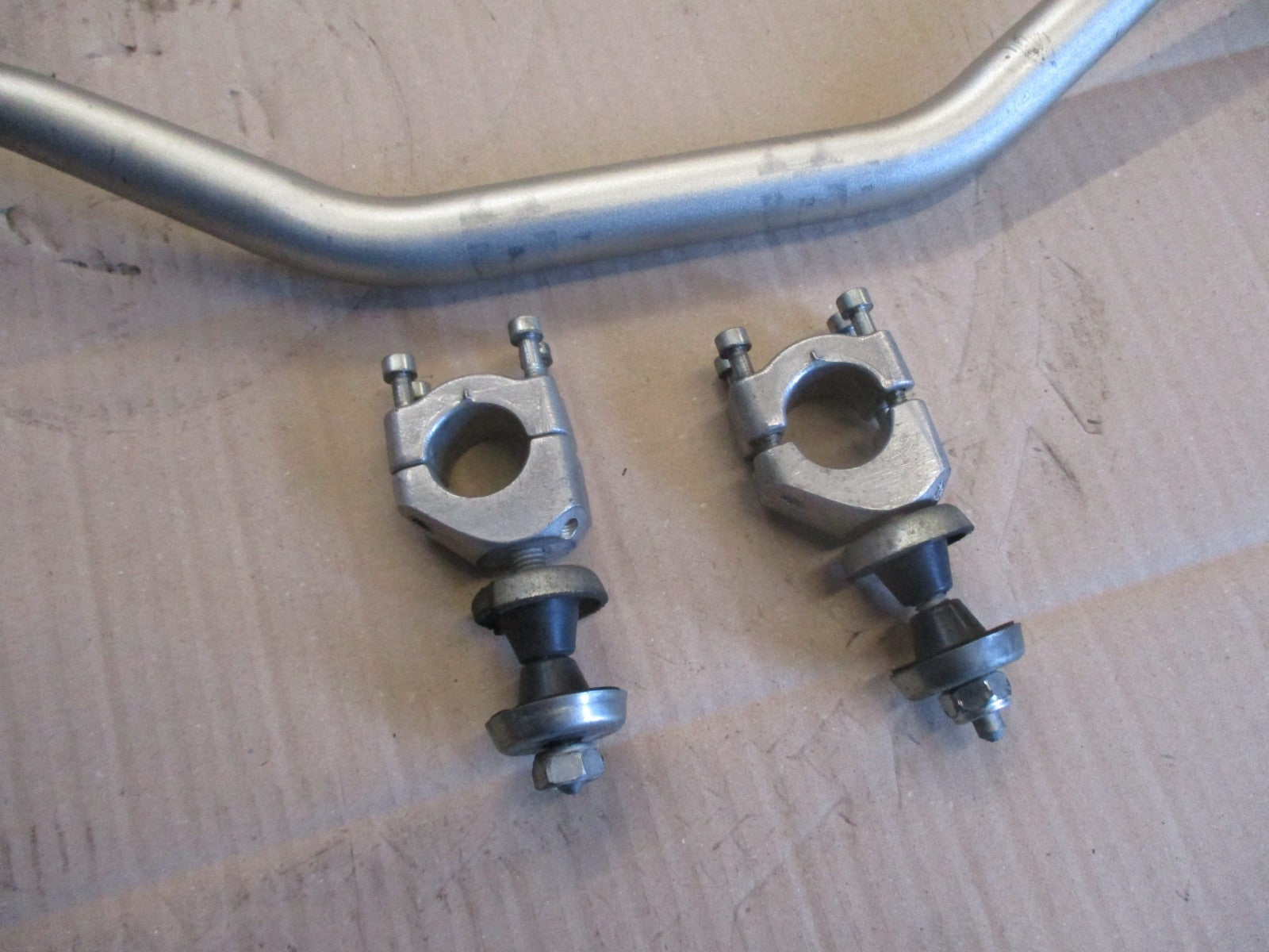 Pontets + Guidon gros diamètre pour Suzuki 600 650 750 800 DR DRS RS SE Freewind