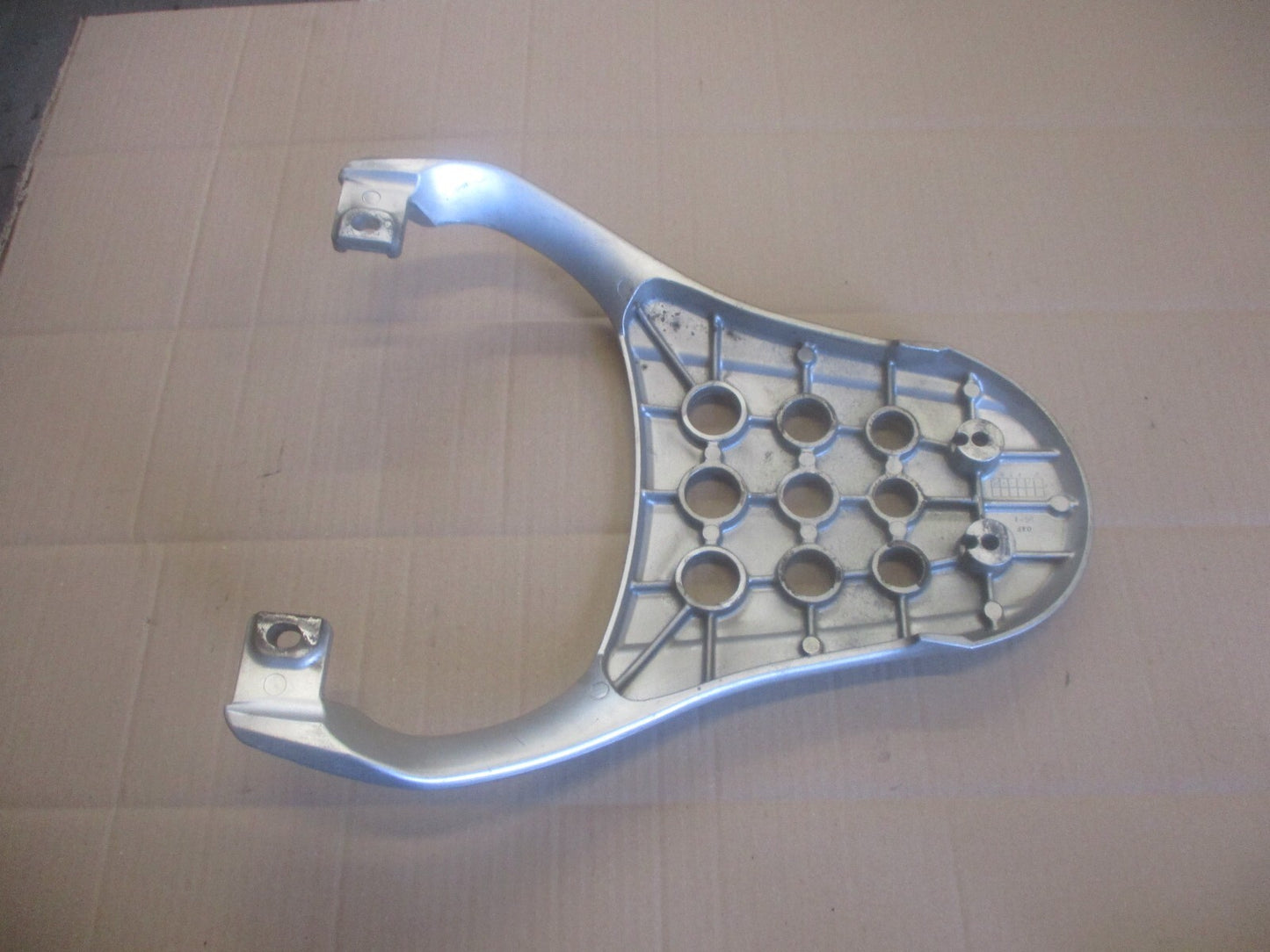 Porte bagage pour Suzuki 650 XF Freewind