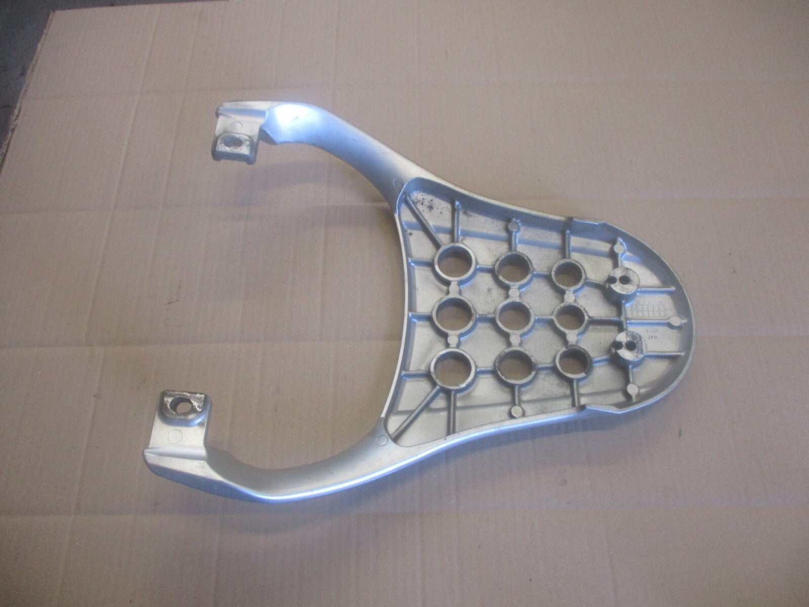 Porte bagage pour Suzuki 650 XF Freewind