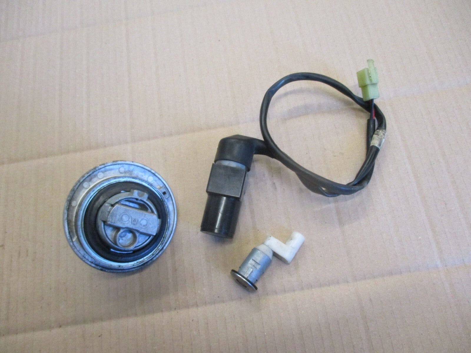 Nieman + bouchon + serrure de selle pour Honda 125 CBR - JC34