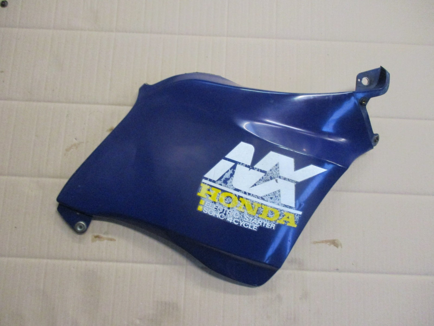 Flanc de carénage droit pour Honda 125 NX Transcity - JD12