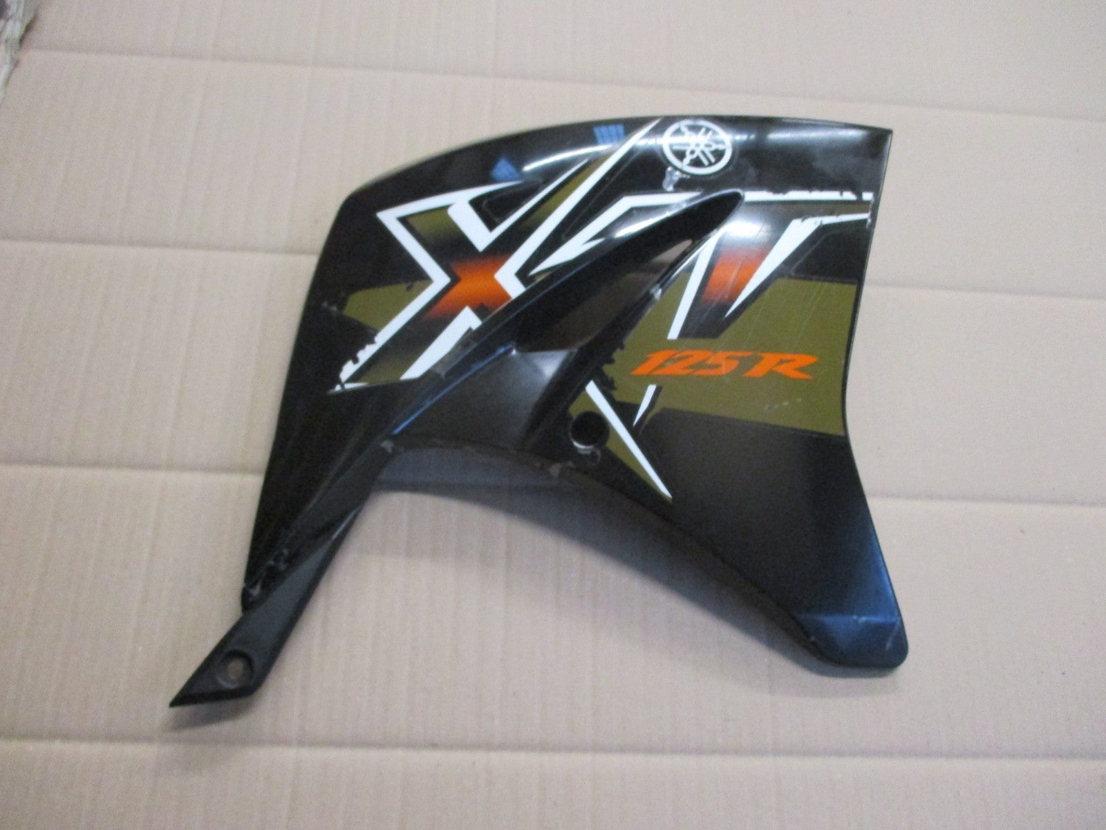 Flanc de réservoir droit pour Yamaha 125 XTX - XTR