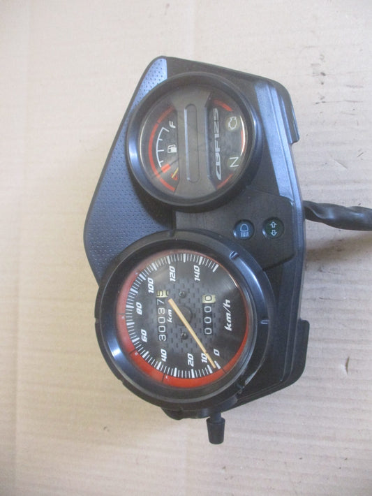 Bloc compteur 30037 kms pour Honda 125 CBF - JC40A