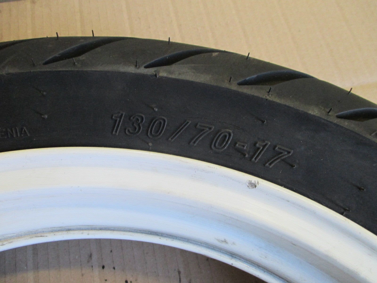 Roue arrière + disque avec pneu ayant très peu roulé pour Yamaha 250 TZR