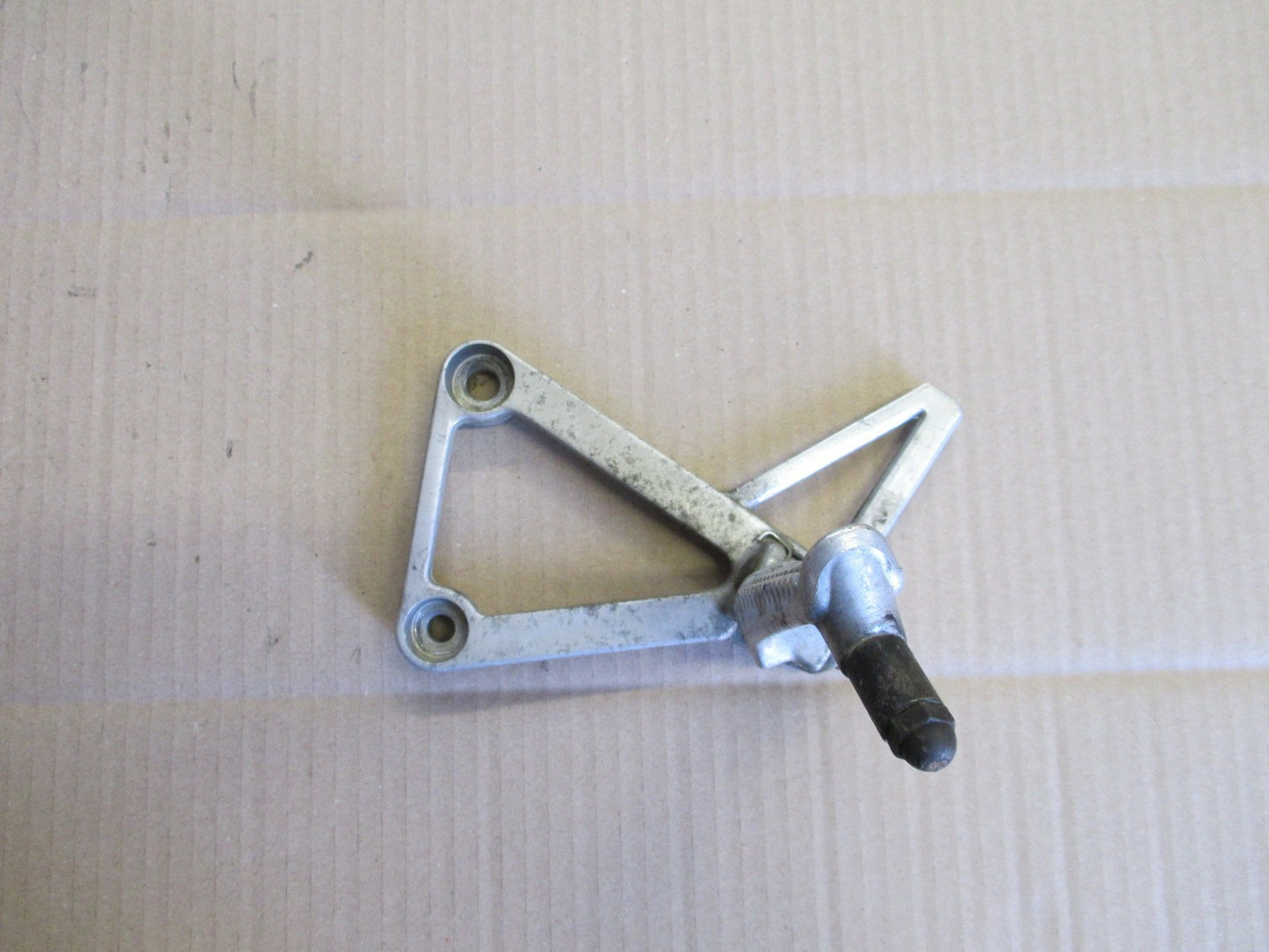 Platine cale pied avant gauche pour Honda 750 VFR - RC24