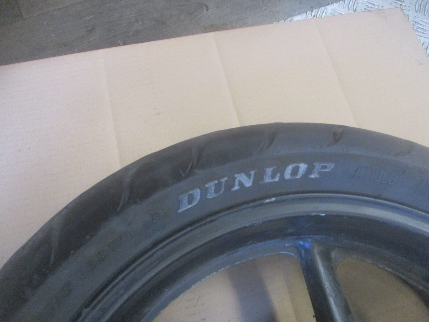 Roue arrière 6 branches + disque pour Honda 750 VFR - RC24