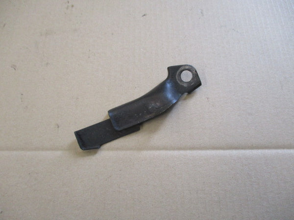 Patte de maintien tuyauterie d'huile pour Yamaha 600 Ténéré - 34L