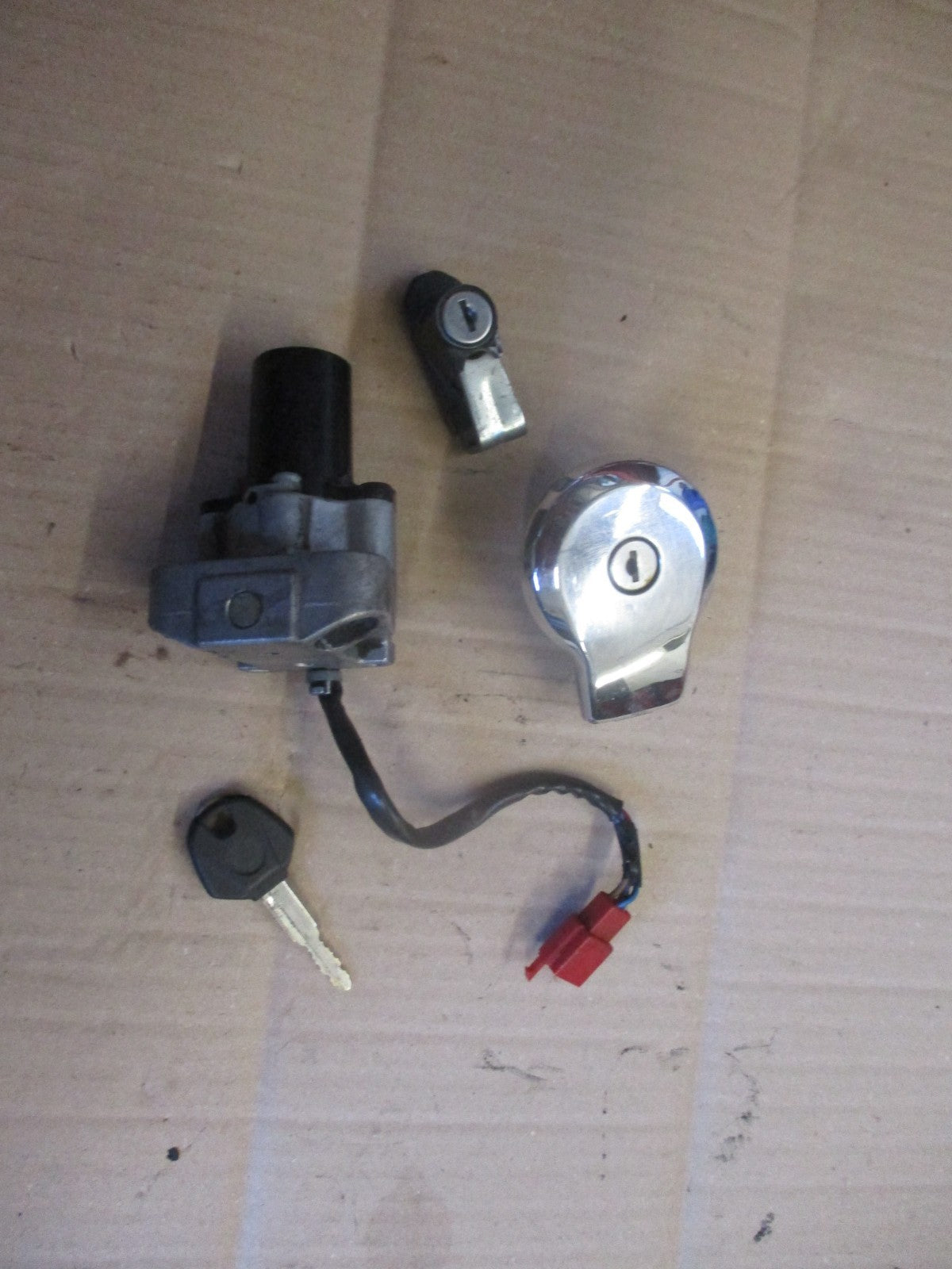 Nieman + bouchon + serrure pour Yamaha 125 SR - 10F - Dernier modèle - 1999