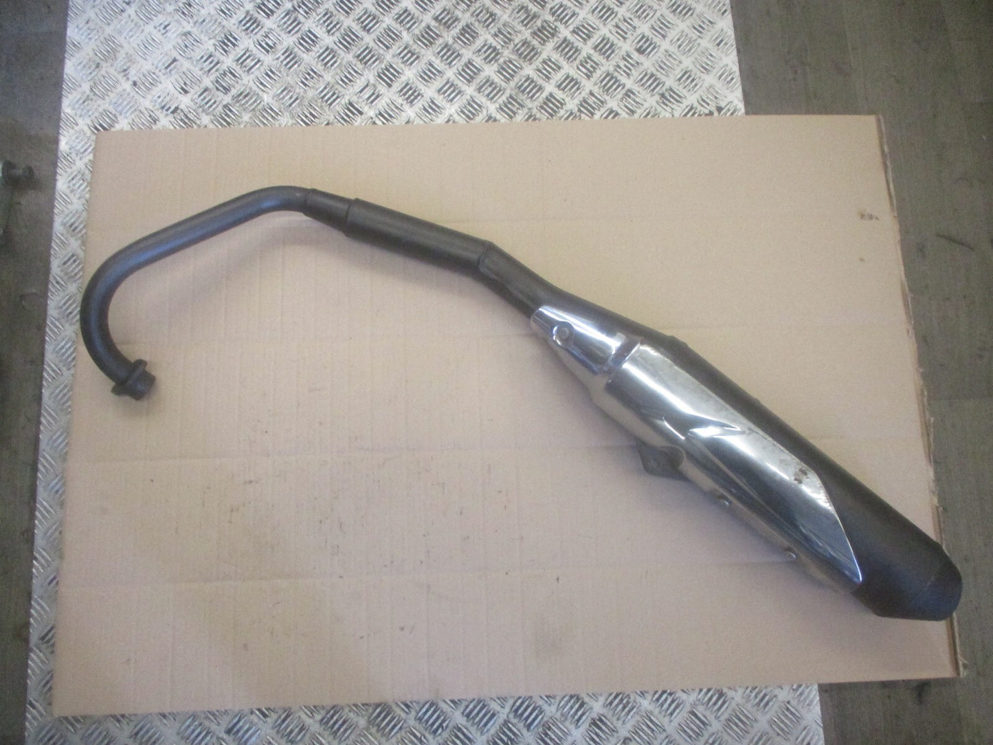Pot d'échappement pour Honda 125 CBF - JC40A