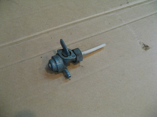 Robinet d'essence pour Honda 125 XLR - JD04