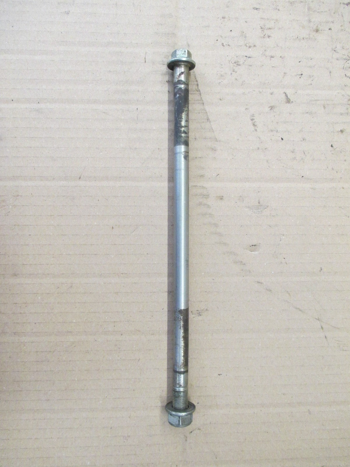 Axe de bras oscillant pour Honda 125 CBF - JC74