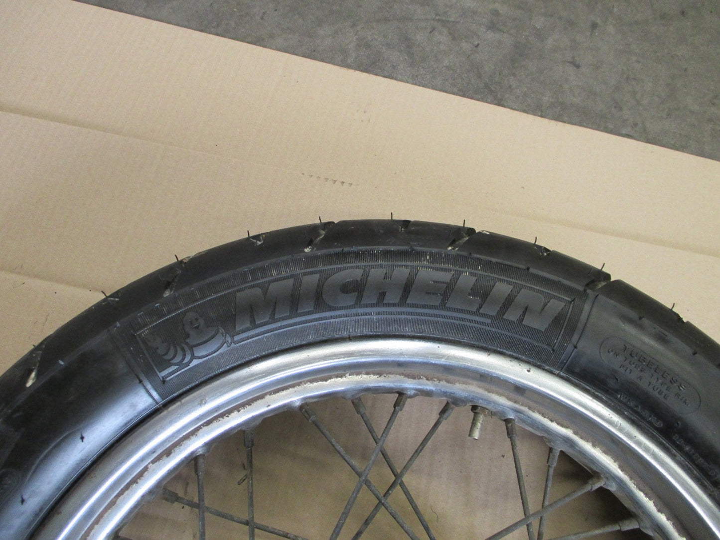 Roue arrière d'origine avec pneu quasi neuf Yamaha 600 XTE - 3TB - 4PT - DJ02