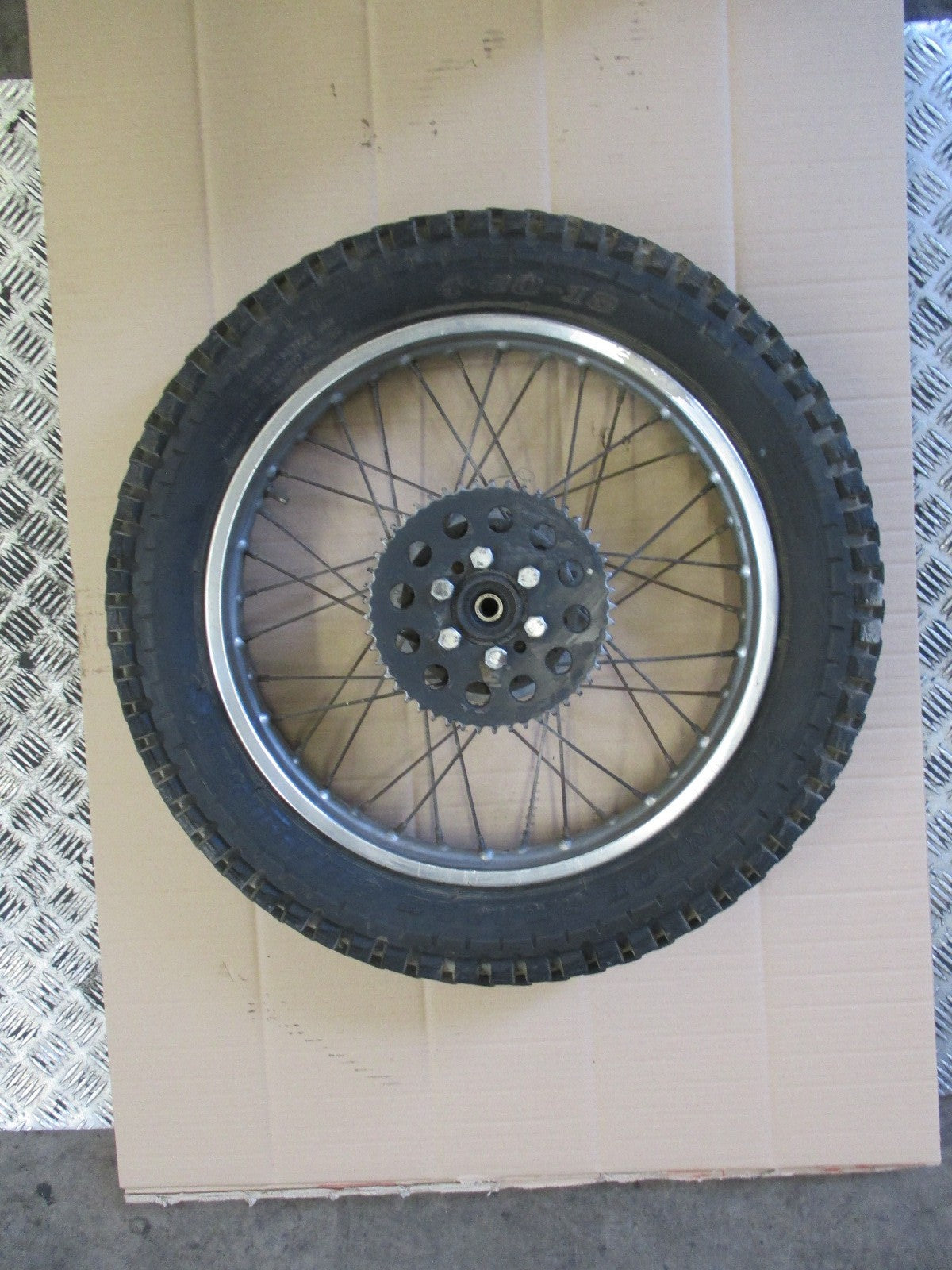 Roue arrière pour Yamaha 125 AT1 - AT2