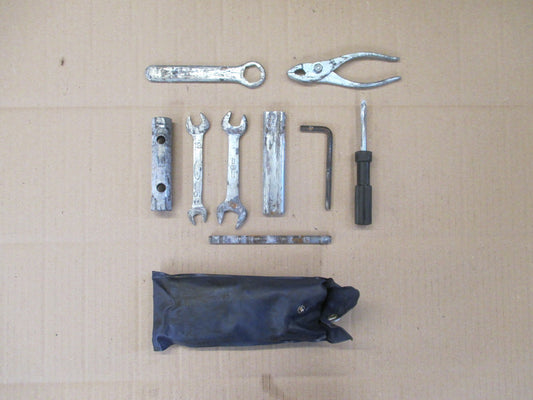 Pochette outils + outils pour Honda 125 CM JC05