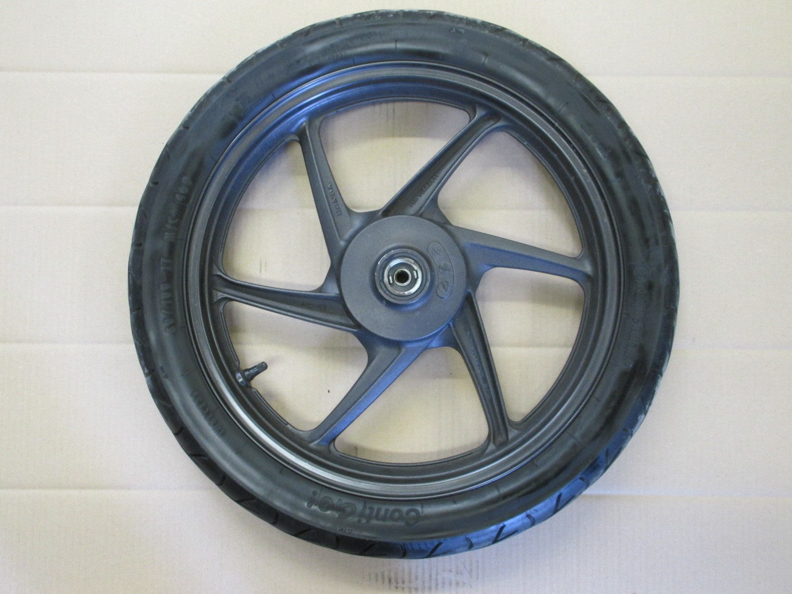 Roue avant avec pneu peu roulé pour Honda 125 CBF - JC40A
