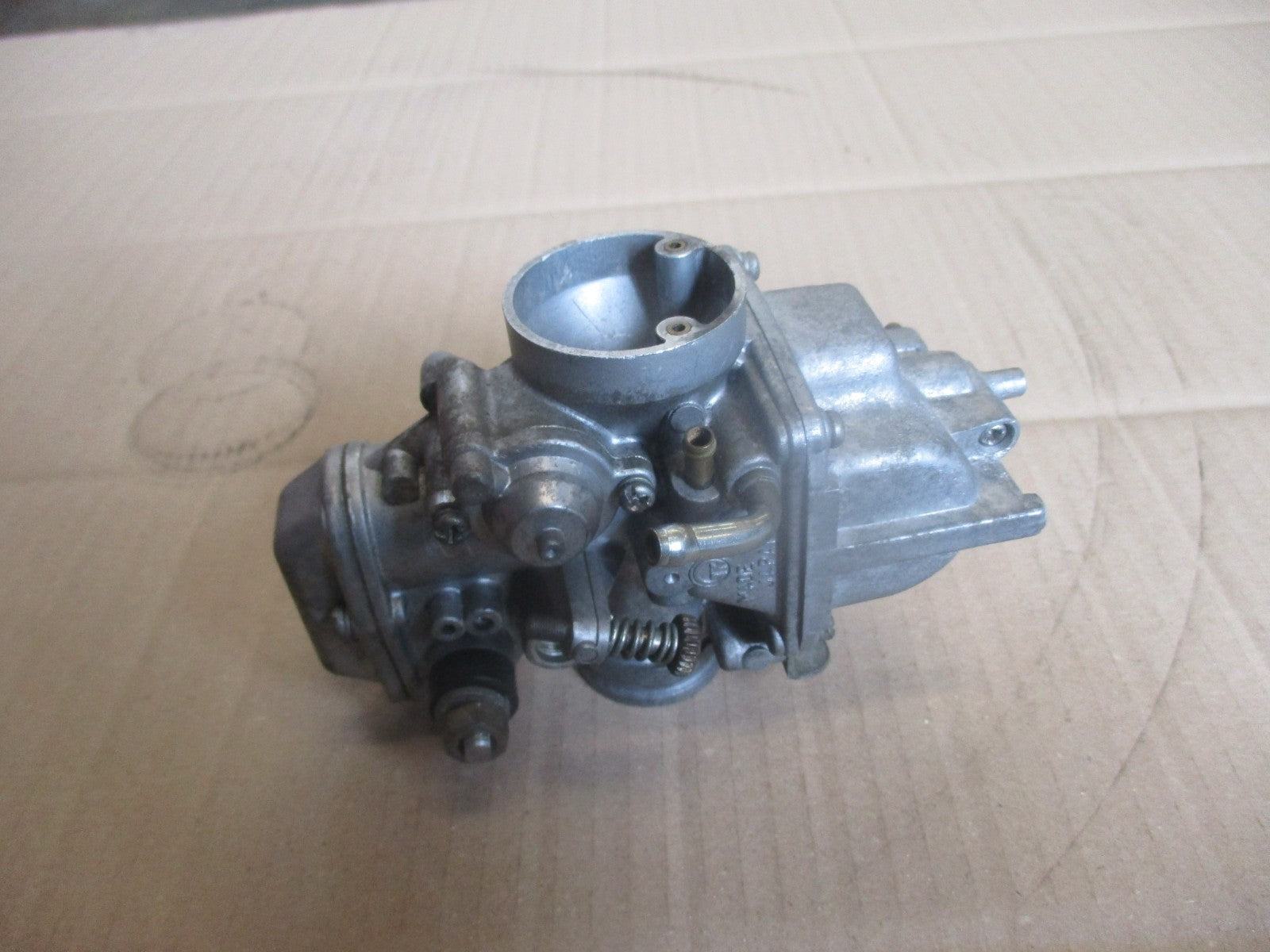 Carburateur gauche pour Yamaha 600 XTE - 3TB - 4PT - DJ02
