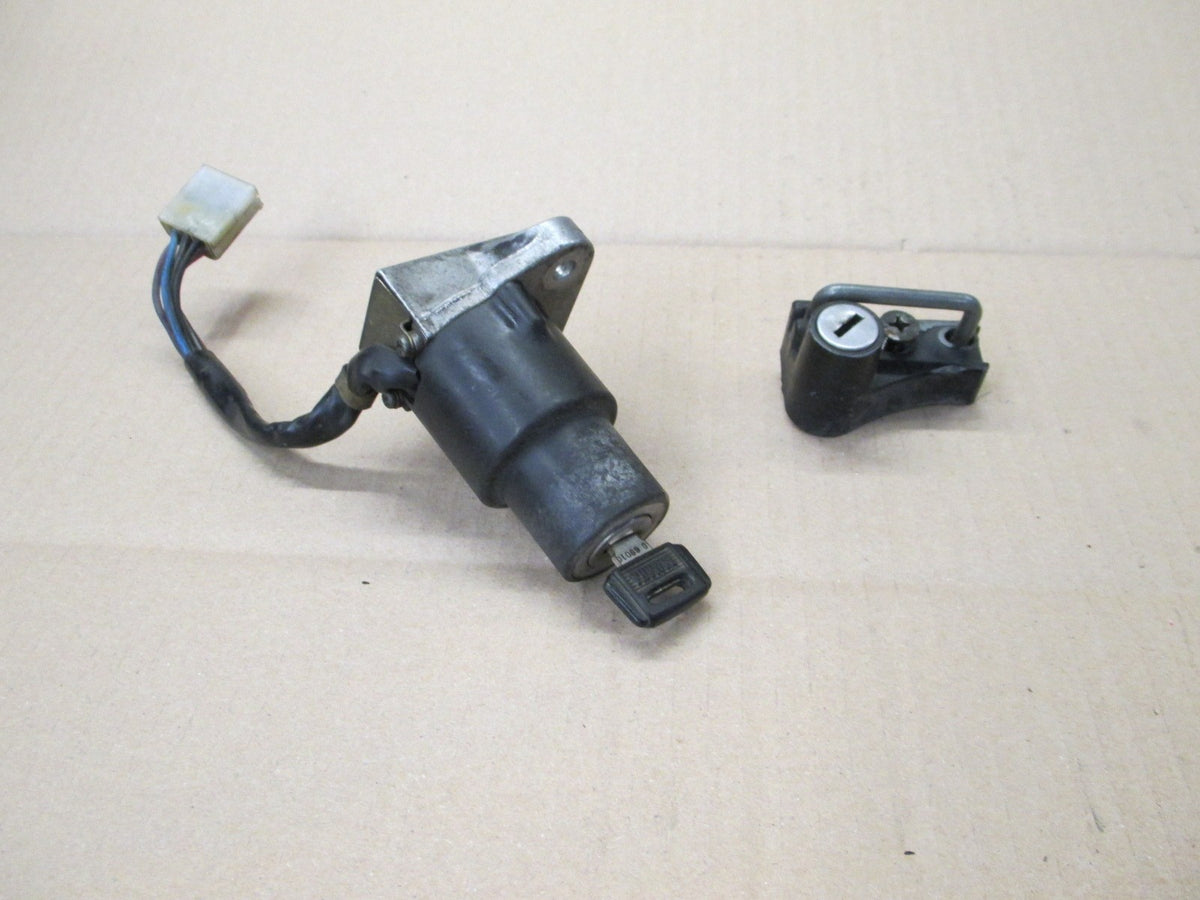 Nieman  serrure de casque pour Yamaha 125 DTLC - 34X - 1HR - 57U
