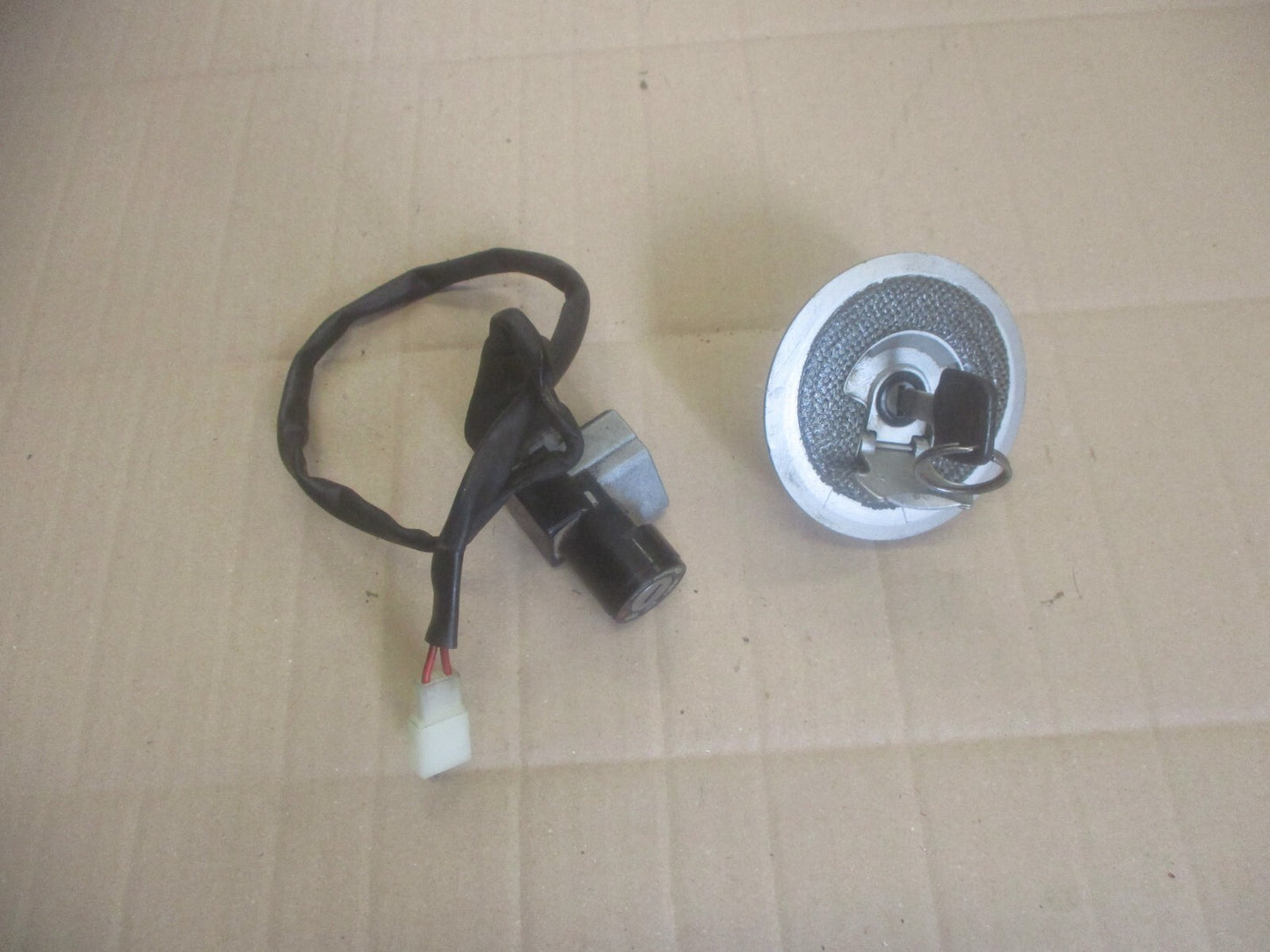 Nieman + bouchon essence pour Honda 125 CBF - JC40A