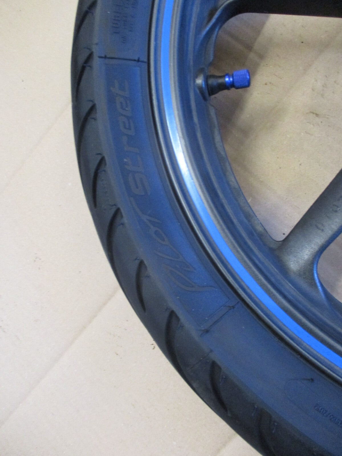 Roue avant et arrière avec pneu bon état pour Honda 125 CBR - JC34