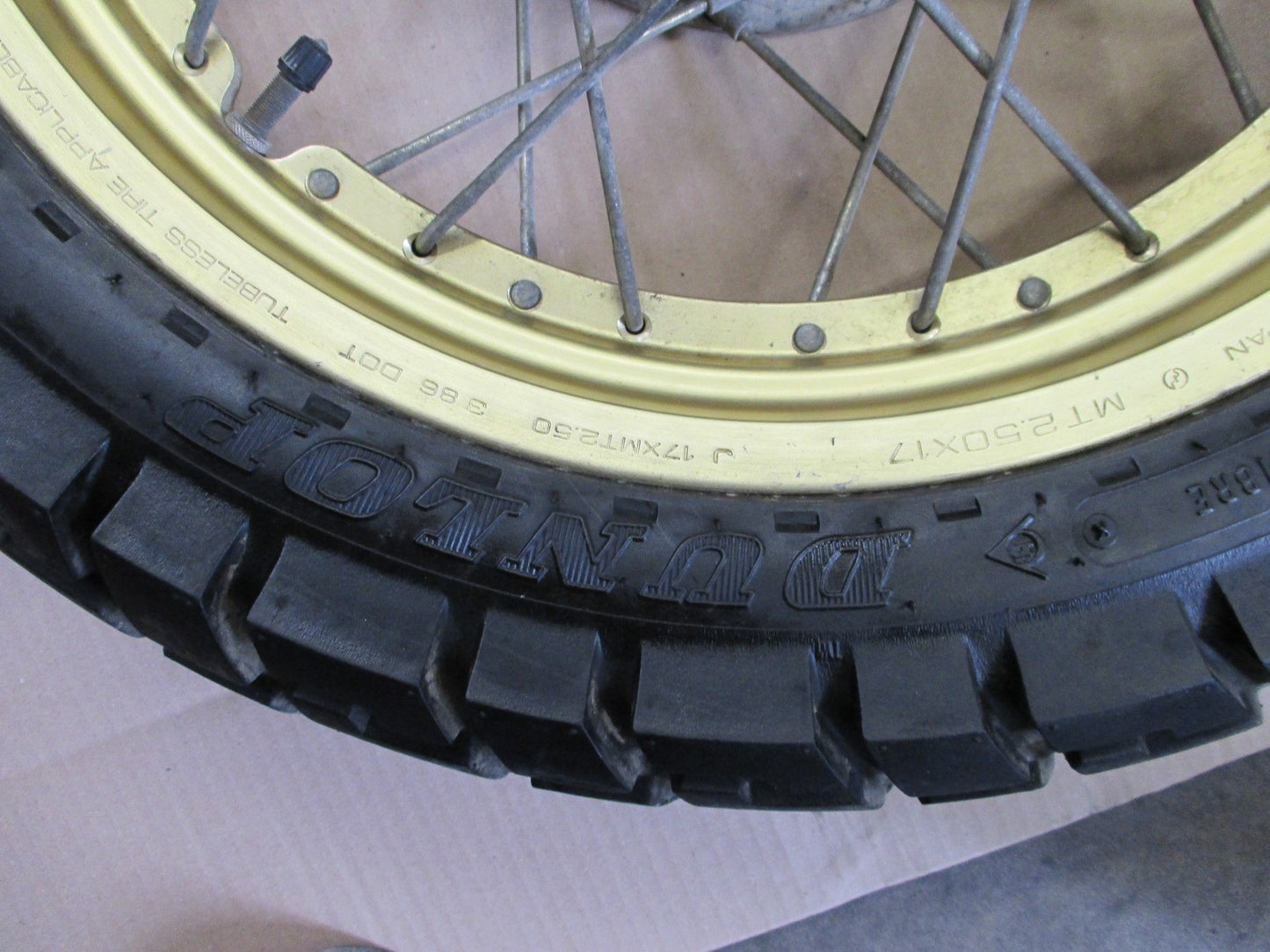 Roue avant arrière avec pneu DUNLOP peu roulé Honda 600 XLL - XLM - XLLM - PD04