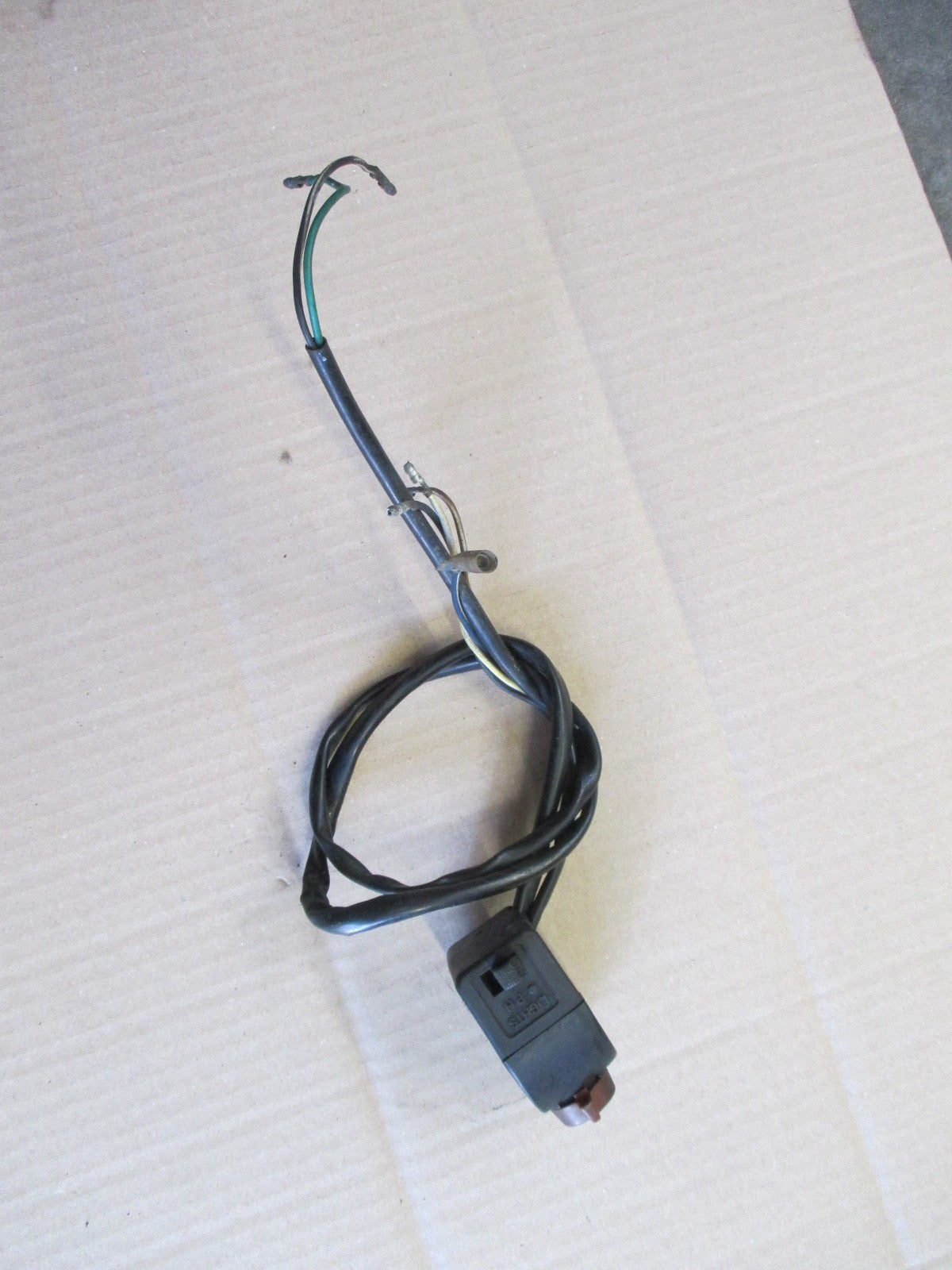 Commodo droit pour Honda 125 XLS - XR - (avec 4 + 2 cosses)
