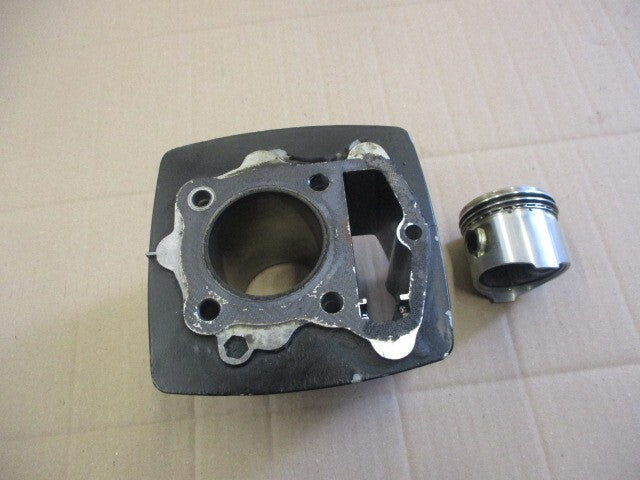 Cylindre / piston pour Honda 125 NX Transcity - JD12