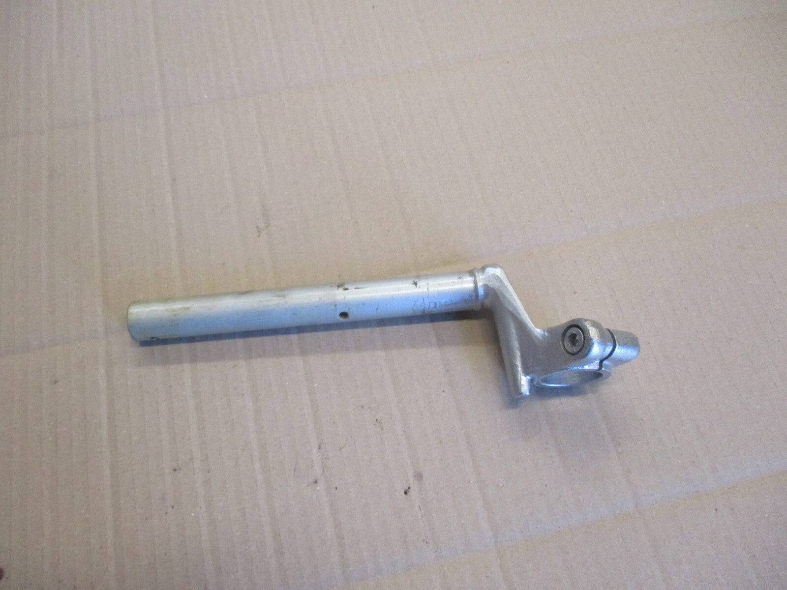 Bracelet Demi guidon gauche pour Honda 125 CBR - JC34