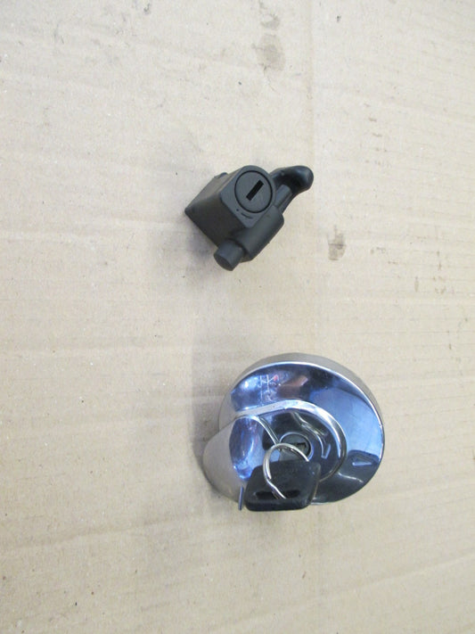 Bouchon essence à clé + serrure de casque pour Honda 125 Rebel - JC24A - JC26A