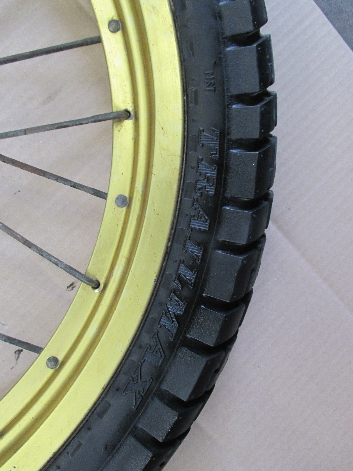 Roue avant arrière avec pneu DUNLOP peu roulé Honda 600 XLL - XLM - XLLM - PD04
