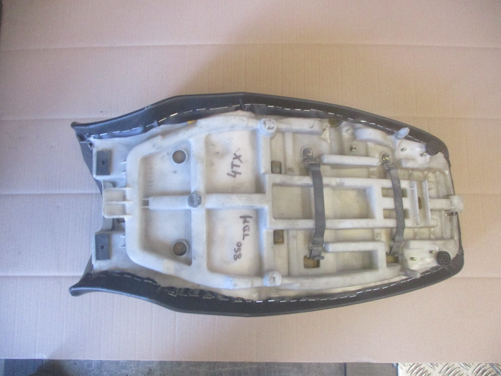 Selle refaite à neuf pour Yamaha 850 TDM - 4TX