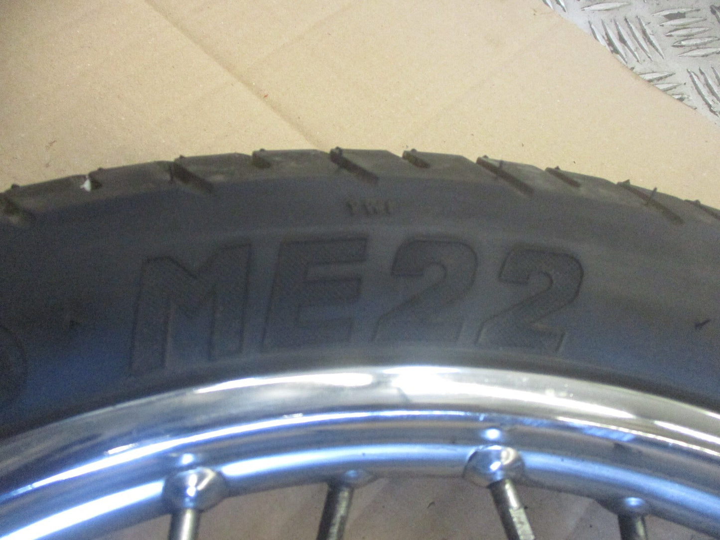 Roue avant avec pneu très peu roulé pour Yamaha 125 XV Virago - 5AJ