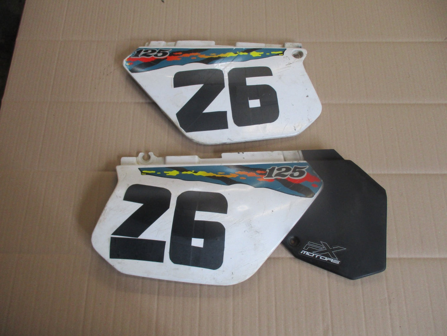 Caches latéraux pour Yamaha 125 DTR - DTRE