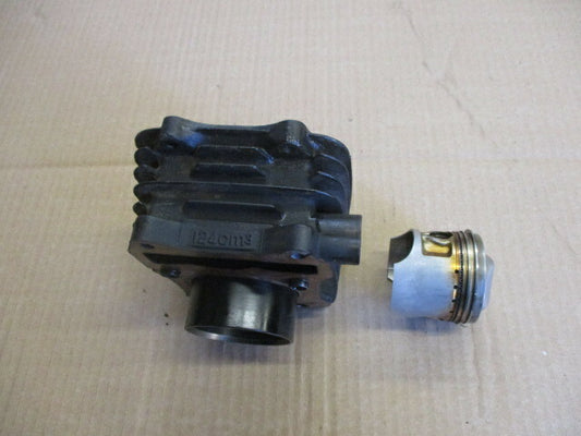 Cylindre / piston pour Suzuki 125 DR - SF43B