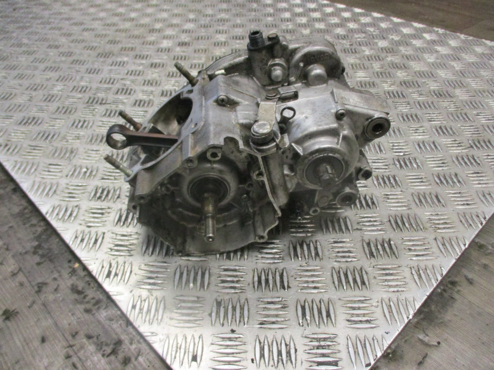 Bas moteur pour Yamaha 125 DTLC - 1HR - 34X