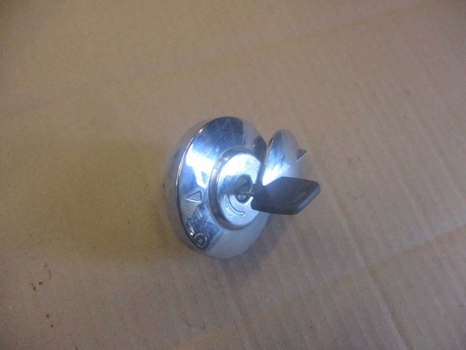 Bouchon essence à clé pour Honda 125 Rebel - JC24A - JC26A