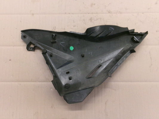 Cache latéral droit pour Honda 125 CBF - JC40A
