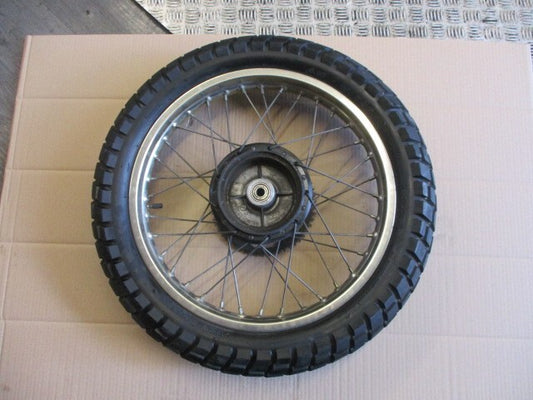 Roue arrière avec pneu très peu roulé pour Suzuki 125 DR - SF43B