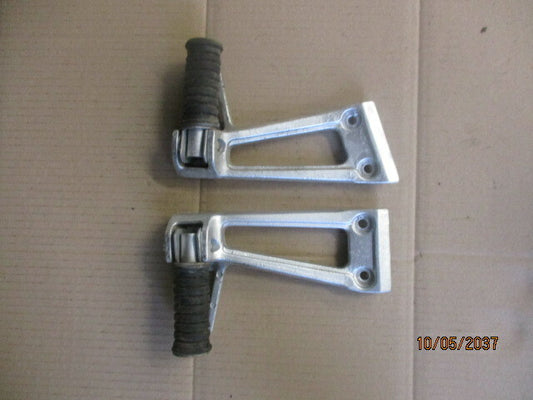 Cales pieds arrière pour Yamaha 125 TDR modèle 3XD