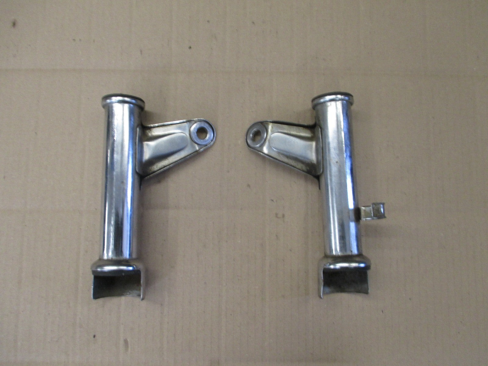 Pattes de phare pour Honda 125 CM - JC05