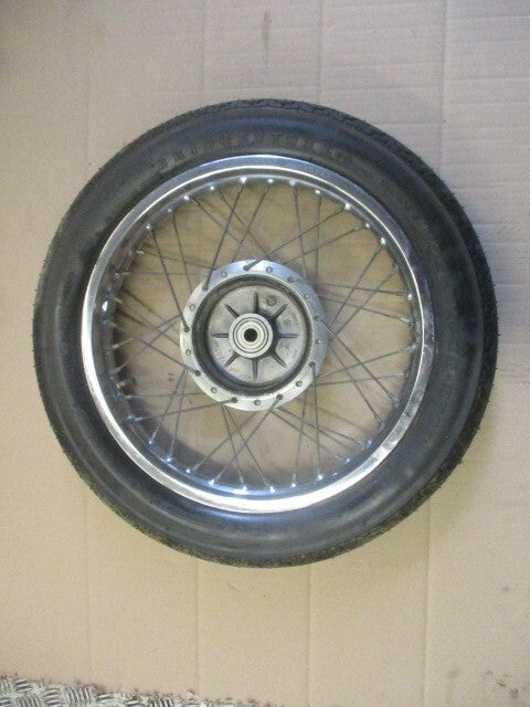 Roue arrière avec pneu très peu roulé pour Suzuki 125 GN - NF41A